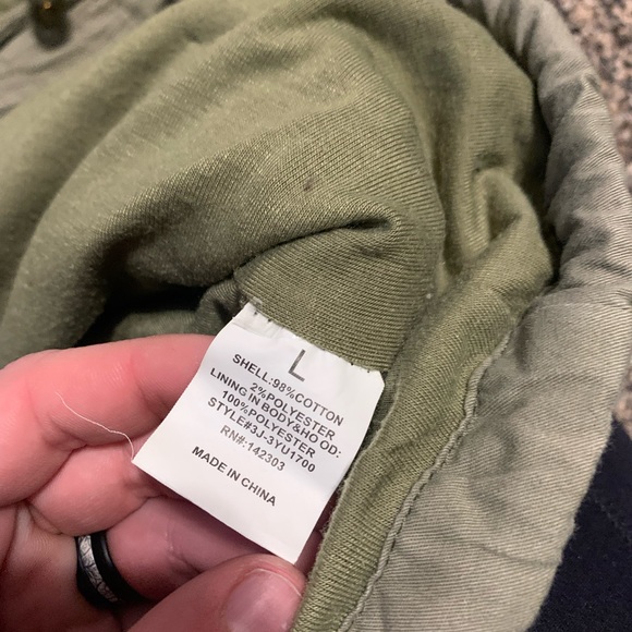 Green Cargo Vest - Picture 4 of 4